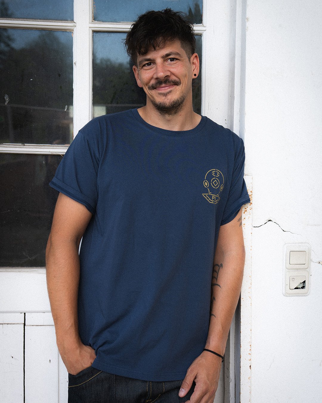 Sports Tee Scuba Blue Pike Brothers — t-shirt vintage, vue de côté
