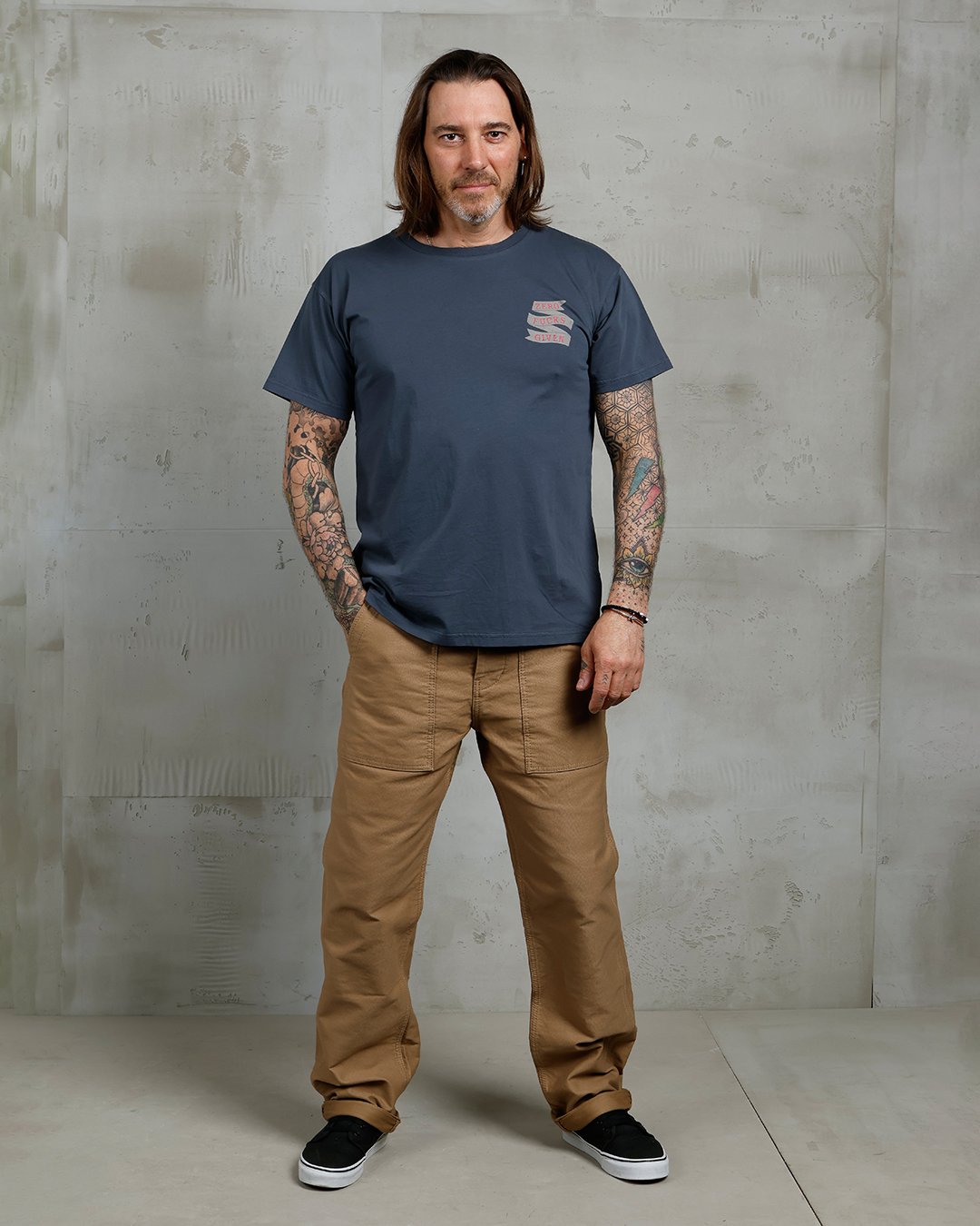 Sports Tee Zero Fucks Pike Brothers — t-shirt vintage, porté en situation