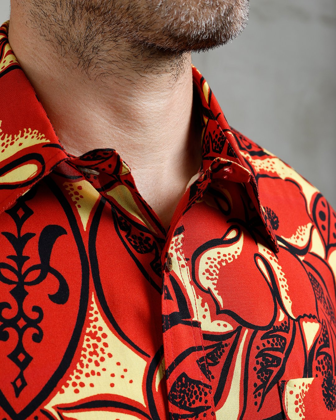 Surf Shirt Random Red Pike Brothers — vintage shirt, worn in context