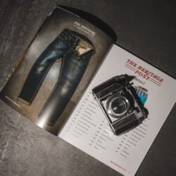 The Heritage Post Pike Brothers — accessoire vintage, vue de trois quarts