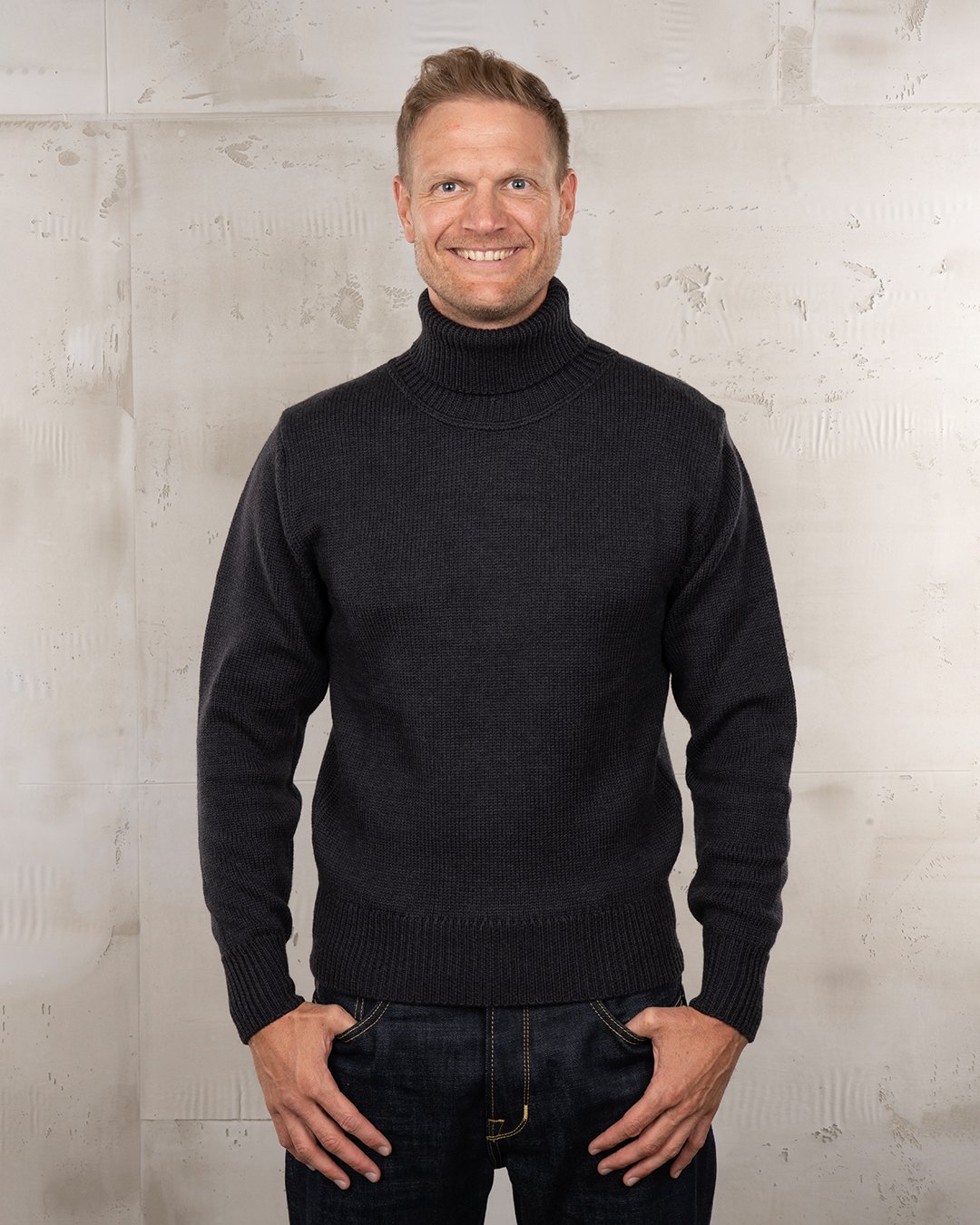 Turtle Neck Anthracite Pike Brothers — vintage accessory, front view