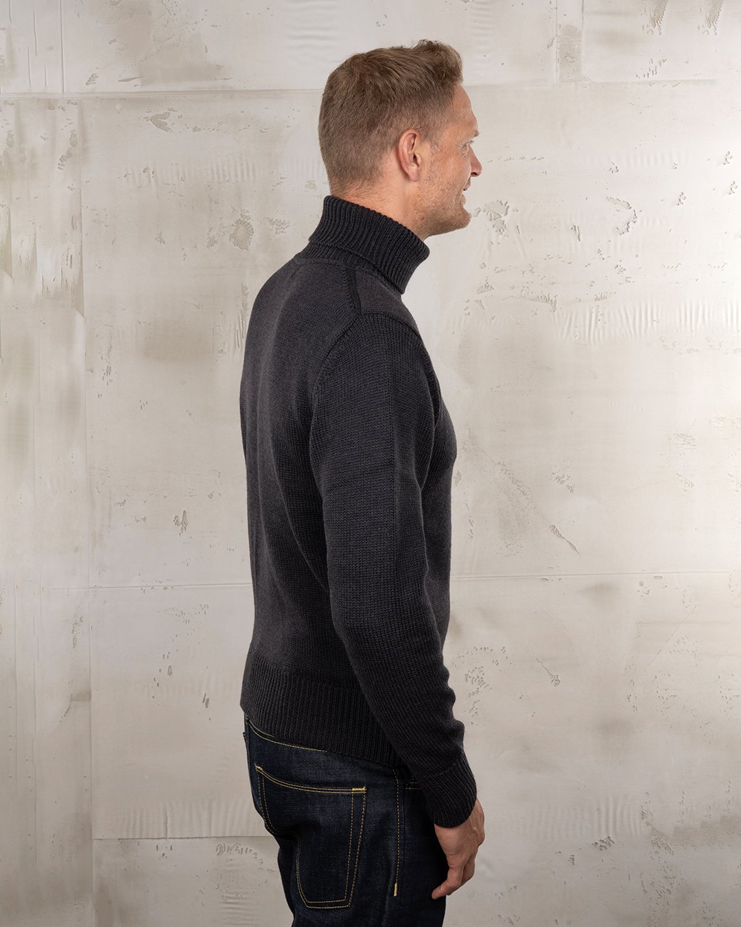 Turtle Neck Anthracite Pike Brothers — vintage accessory, craftsmanship detail