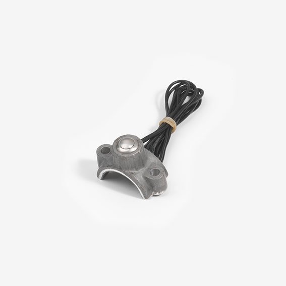 Bride KustomTech brut 25,4 mm (1 pouce) Bride KustomTech brut vue principale sur fond neutre