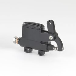 Pompe de frein KustomTech alésage 14 mm noir anodisé Pompe de frein KustomTech alésage 14 mm vue principale sur fond neutre